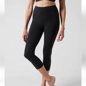 Athleta transcend capri